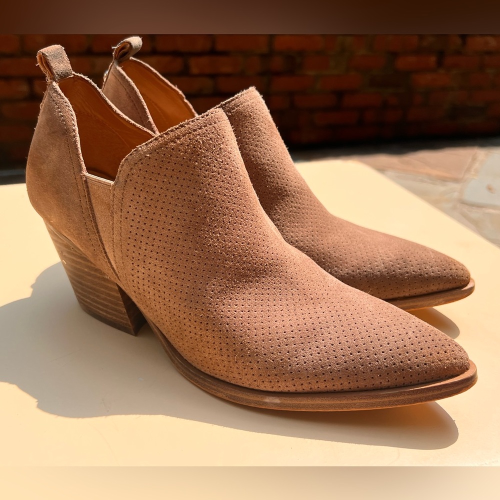 Marc Fisher Perforated Light Brown Tan Suede Pointed Ankle Booties - 7.5M